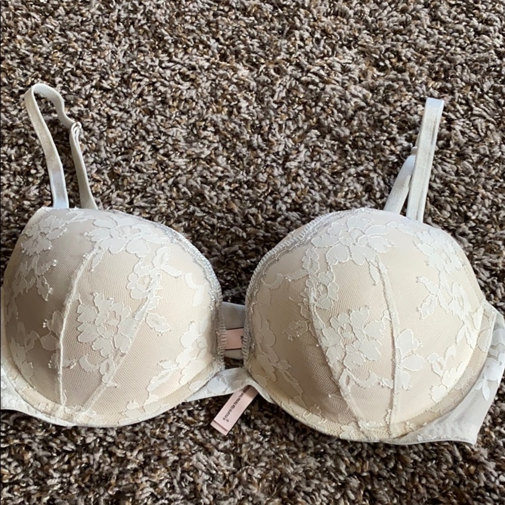 Victoria’s Secret Bra!!!